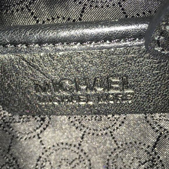 Michael Kors Retired Black Leather Handbag (Includes dust bag) - Picture 12 of 13